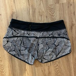 Lululemon Women’s shorts - size 6
